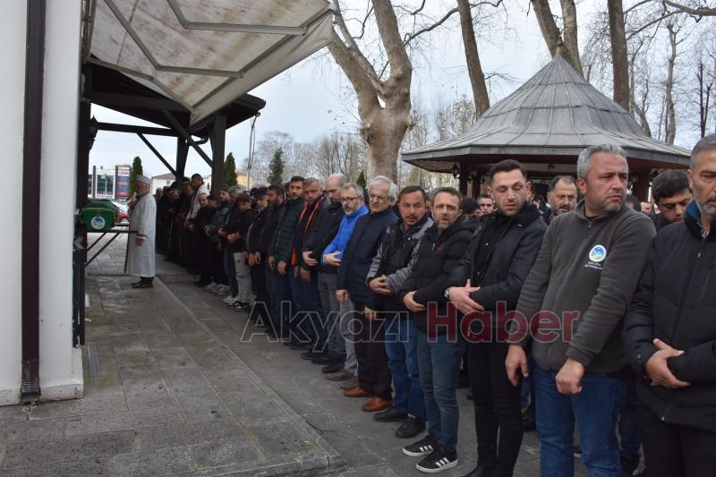 Kazada ölen iki genç toprağa verildi