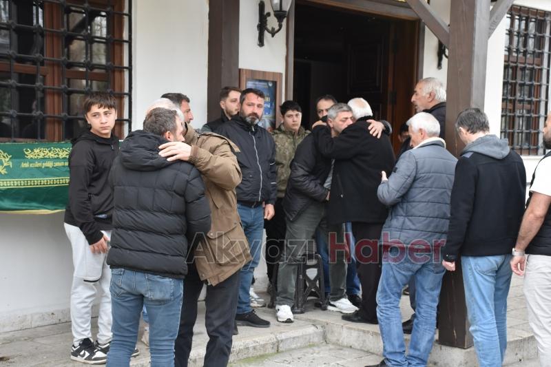 Kazada ölen iki genç toprağa verildi