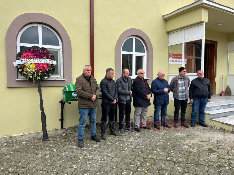 Kazada ölen iki genç toprağa verildi