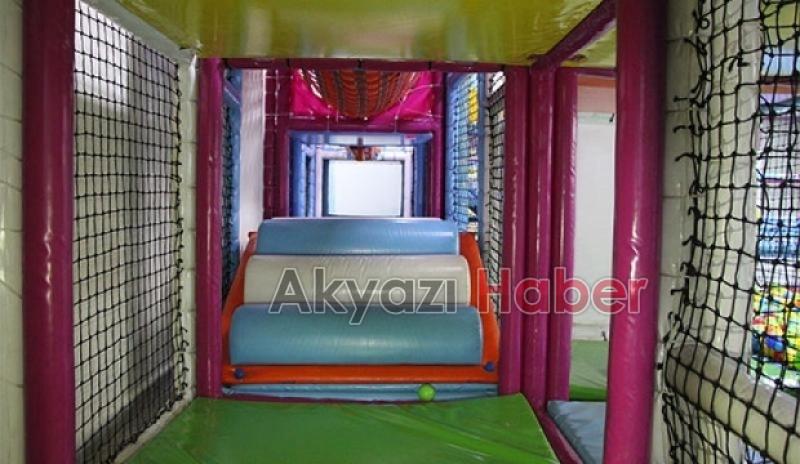 Akyazı Rengarenk Oyun Alanı oyun gruplarıyla hizmet vermeye devam ediyor