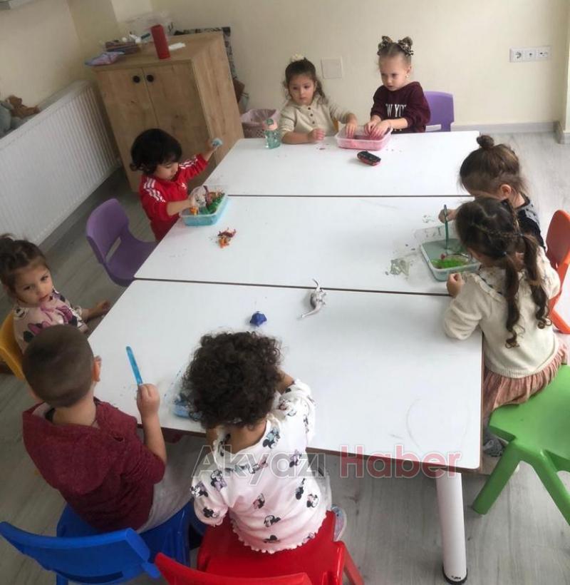 Akyazı Rengarenk Oyun Alanı oyun gruplarıyla hizmet vermeye devam ediyor