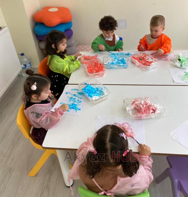 Akyazı Rengarenk Oyun Alanı oyun gruplarıyla hizmet vermeye devam ediyor