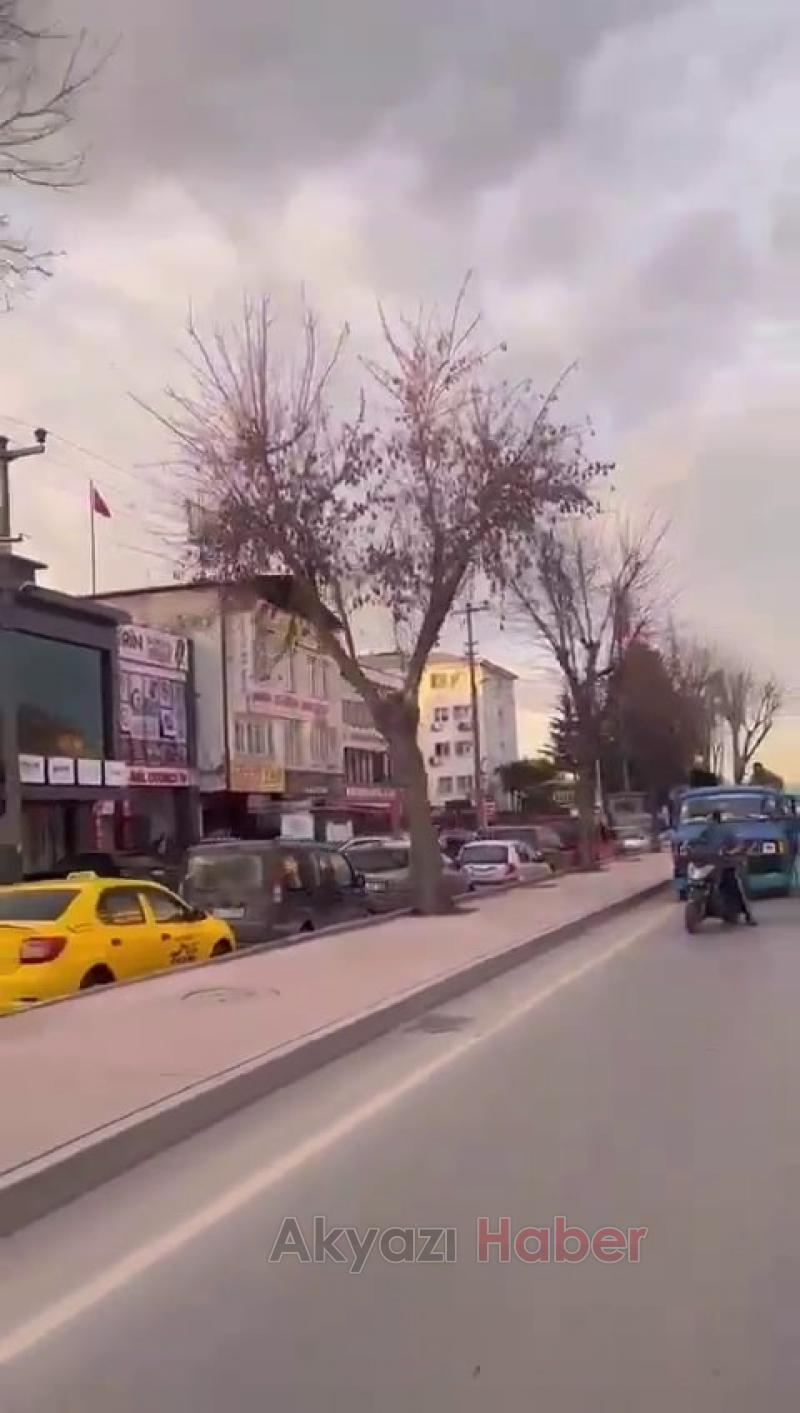 Motosikletle kamyoneti çekti