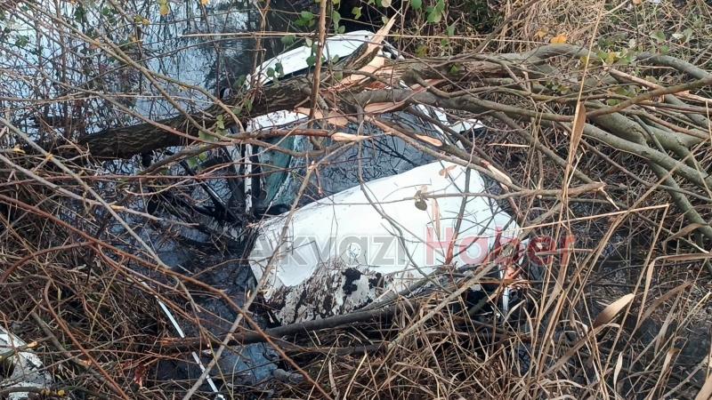 Otomobil sulama kanalına uçtu