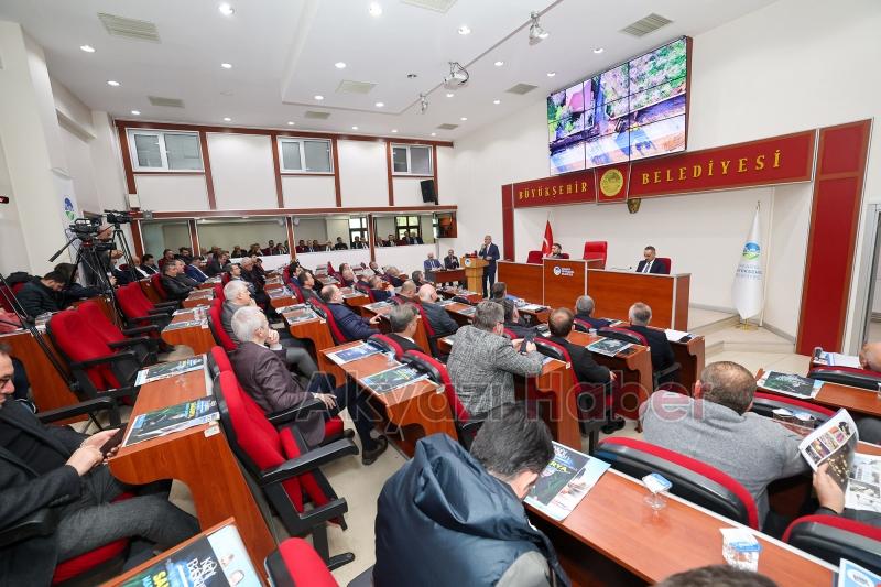 Başkan Ekrem Yüce meclisten seslendi