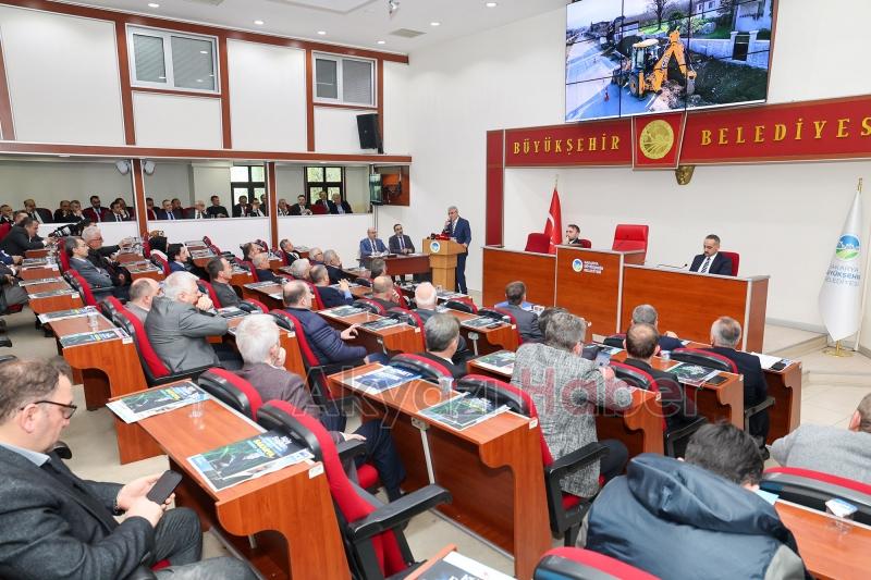 Başkan Ekrem Yüce meclisten seslendi