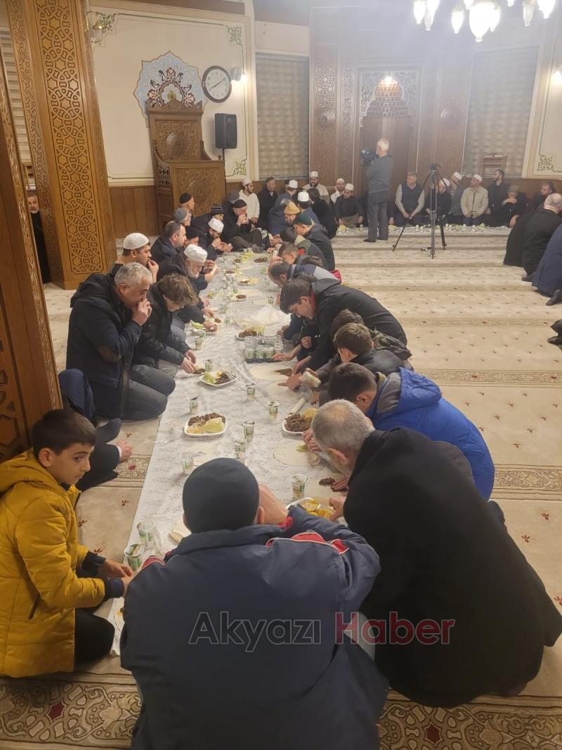 Akyazı da çiğ köfte bahane meşk gecesi şahane programı