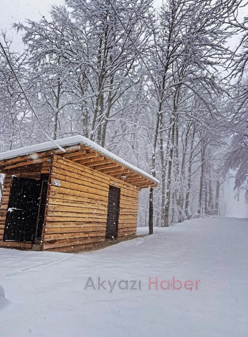 Sakarya’nın yüksek kesimlerine kar ile gelen güzellik