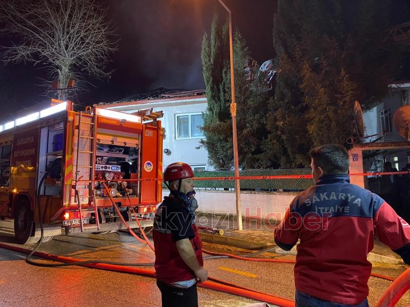 İki katlı ev alevlere teslim oldu