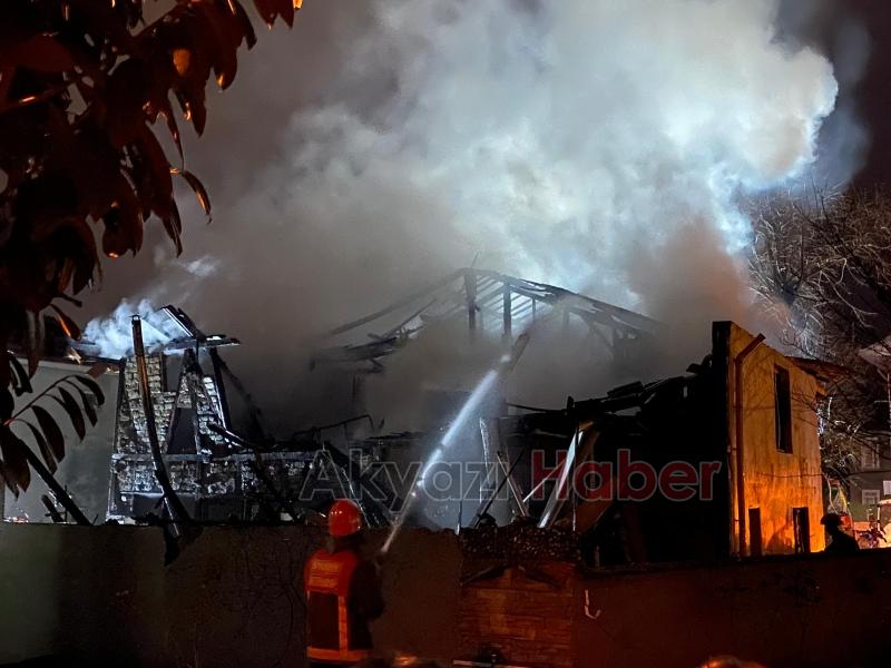 İki katlı ev alevlere teslim oldu