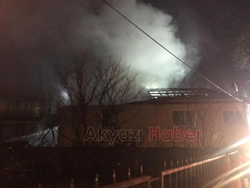 İki katlı ev alevlere teslim oldu