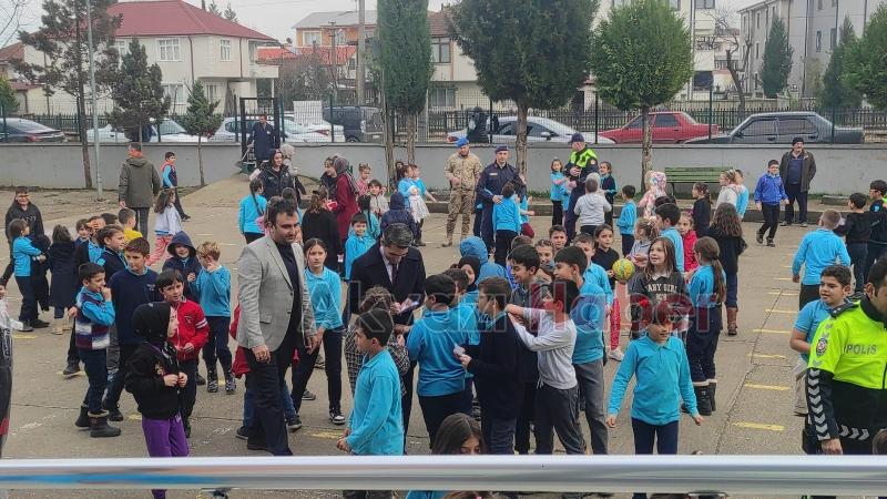 Akyazı Protokolü öğrencilere mesleklerini anlattı