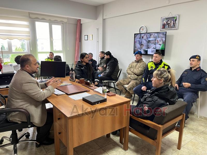 Akyazı Protokolü öğrencilere mesleklerini anlattı