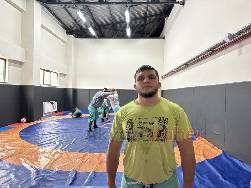 Karapürçekli başpehlivan altın kemer hedefliyor 