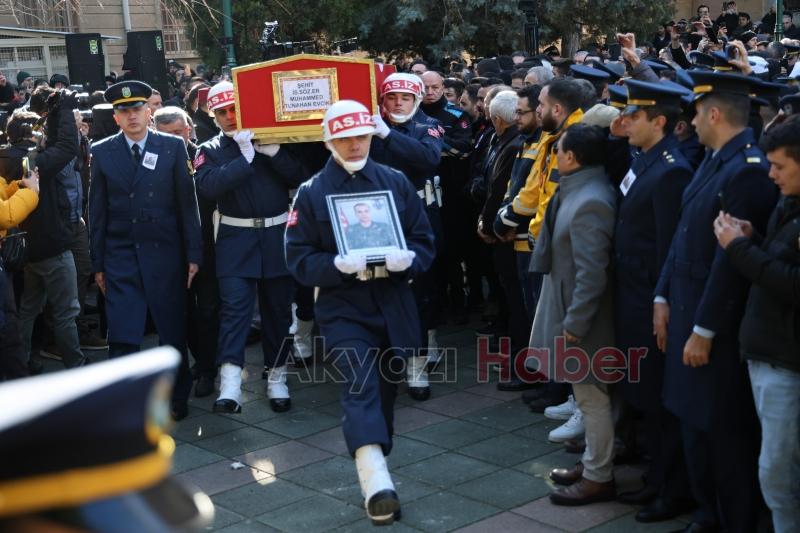 Pençe Kilit şehitlerini binler uğurladı