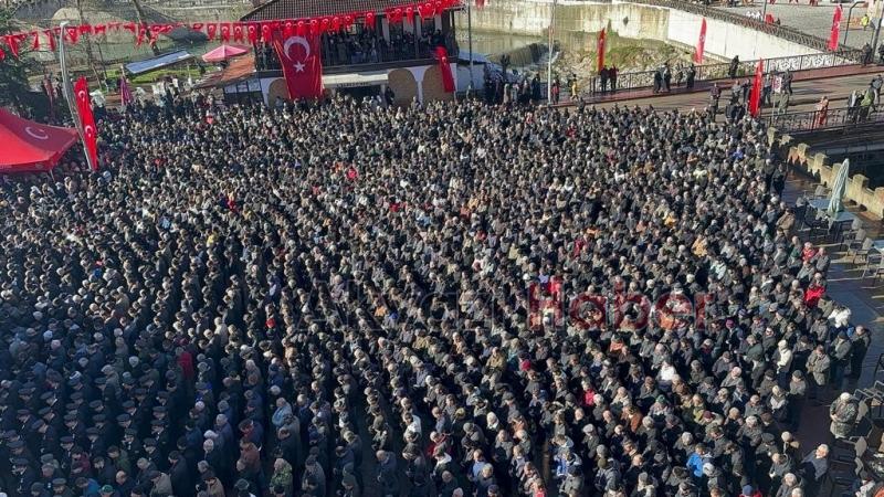 Pençe Kilit şehitlerini binler uğurladı