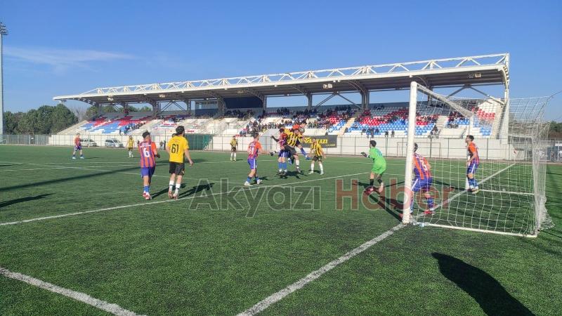 As Akyazıspor galibiyeti koruyamadı