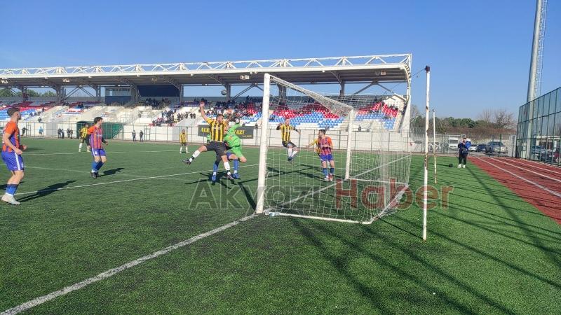 As Akyazıspor galibiyeti koruyamadı