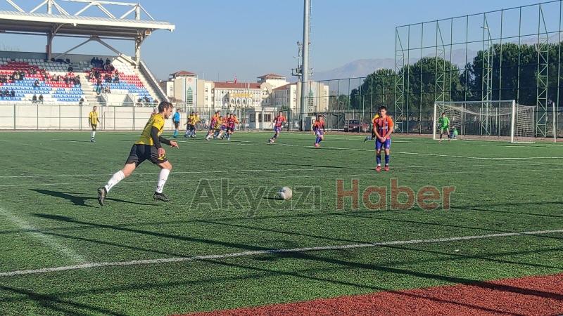 As Akyazıspor galibiyeti koruyamadı