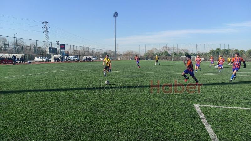 As Akyazıspor galibiyeti koruyamadı