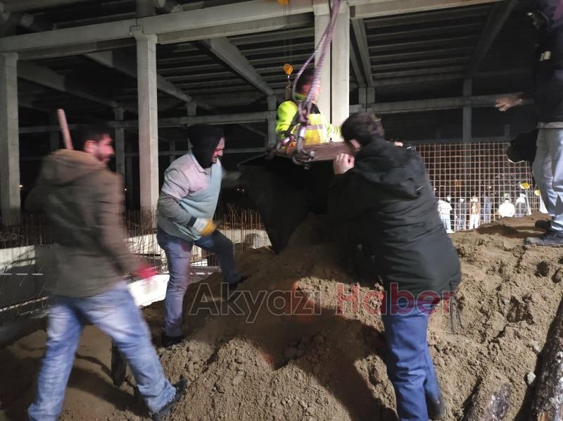Toprak altında kalan Sakaryalı işçilerden biri öldü