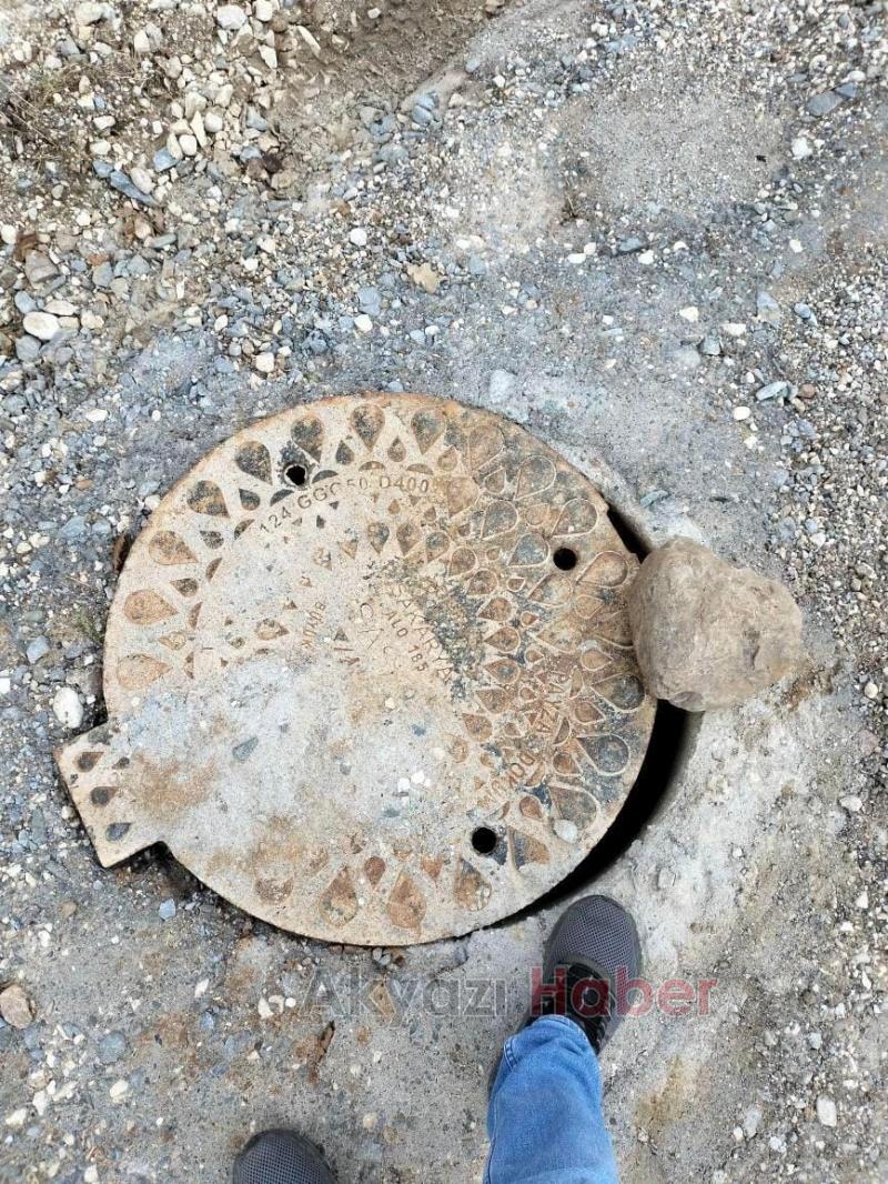 Bu sokak yıllardır asfalt bekliyor