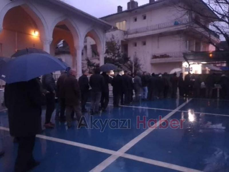 Baba Oğul Aynı Safta Sabah Namazında 