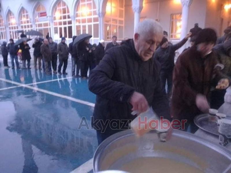 Baba Oğul Aynı Safta Sabah Namazında 