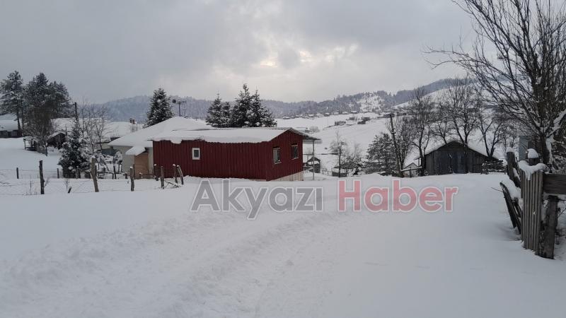 Kar yağışıyla yaylalar beyaza büründü ulaşım zorlaştı