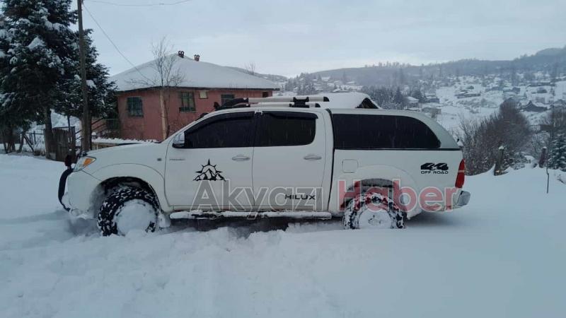 Kar yağışıyla yaylalar beyaza büründü ulaşım zorlaştı