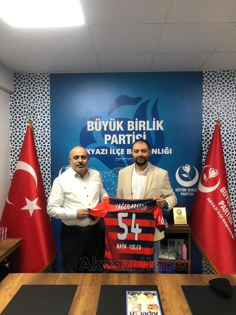 Yağcılarspor dan bir forma da BBP Akyazı İlçe Başkanı Naim Yolcu ya verildi