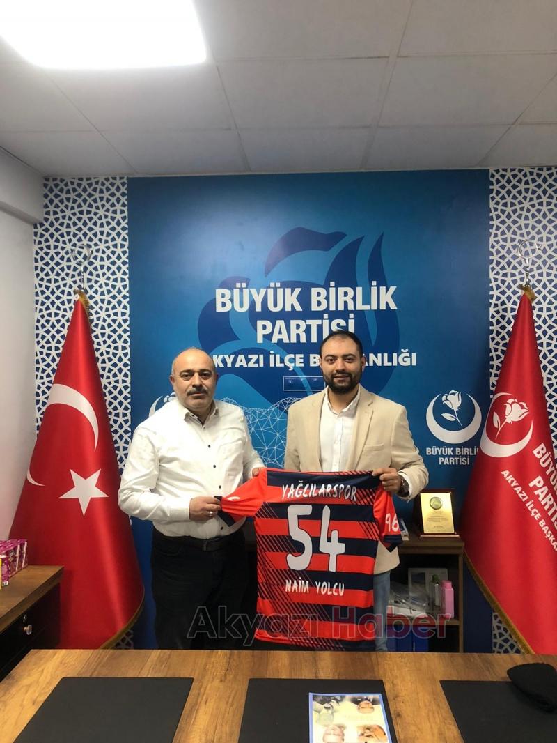 Yağcılarspor dan bir forma da BBP Akyazı İlçe Başkanı Naim Yolcu ya verildi