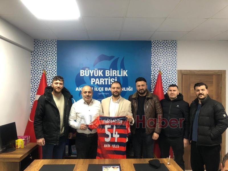Yağcılarspor dan bir forma da BBP Akyazı İlçe Başkanı Naim Yolcu ya verildi