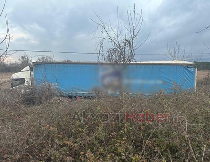 Yoldan Çıkan Tır Tarlaya Girdi