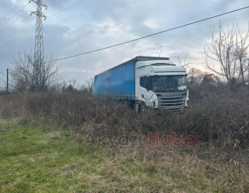 Yoldan Çıkan Tır Tarlaya Girdi