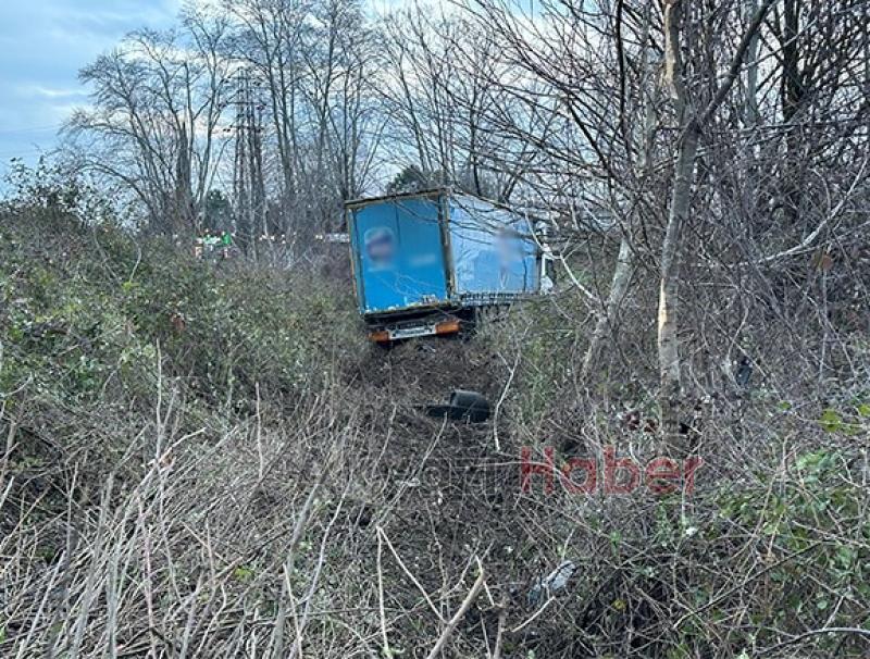 Yoldan Çıkan Tır Tarlaya Girdi