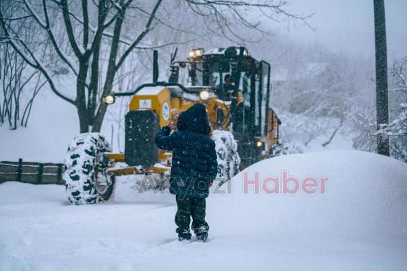 72 saat boyunca küreme ve tuzlama çalışması yaptılar
