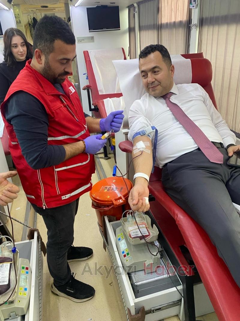 Başsavcı Hüseyin Aşık Kızılay'a 36. kan bağışını yaptı