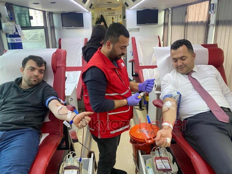 Başsavcı Hüseyin Aşık Kızılay'a 36. kan bağışını yaptı