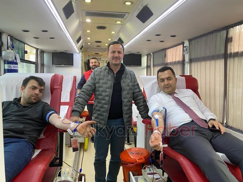 Başsavcı Hüseyin Aşık Kızılay'a 36. kan bağışını yaptı