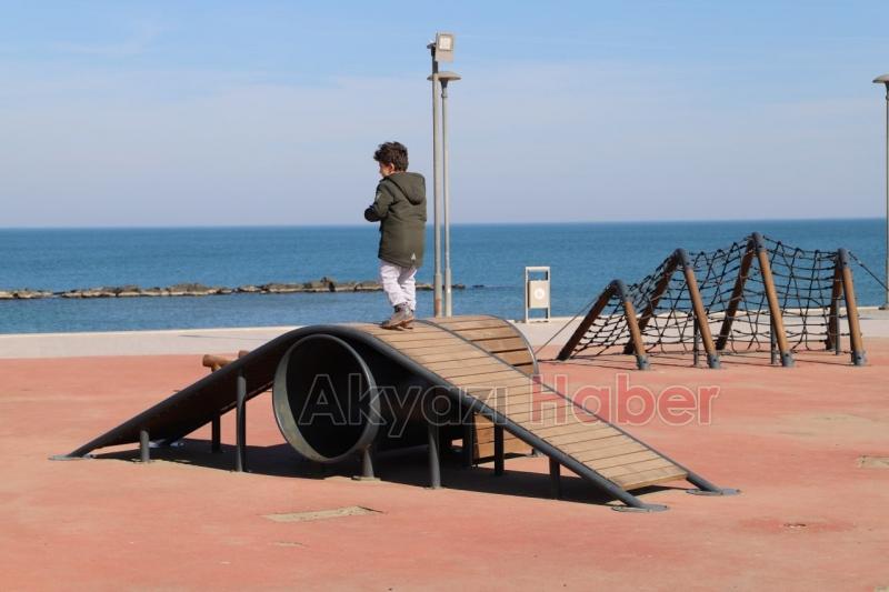 Sakarya'da kar, deniz ve güneş keyfi