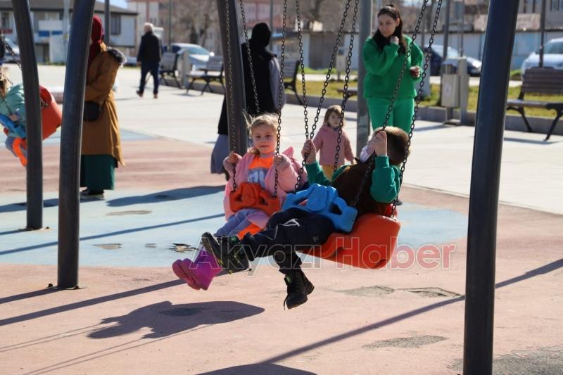 Sakarya'da kar, deniz ve güneş keyfi