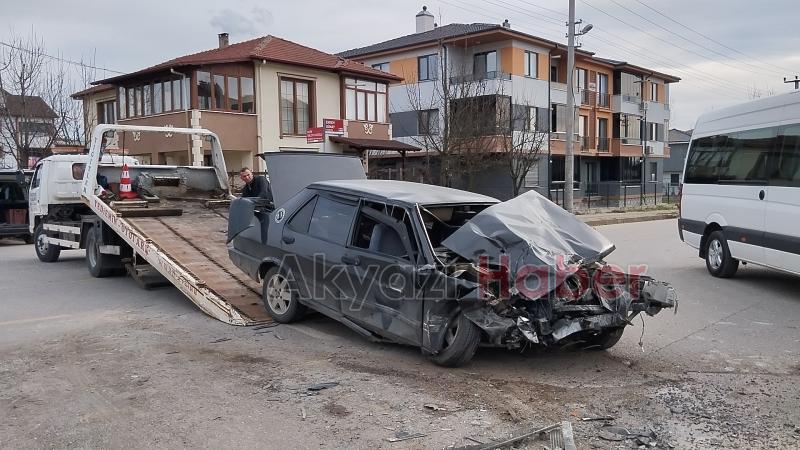 Kamyon ile otomobil çarpıştı: 1 yaralı