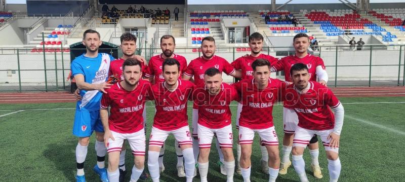 Akyazı da dokuz gollü maçta kazanan ev sahibi Kuzulukspor oldu 