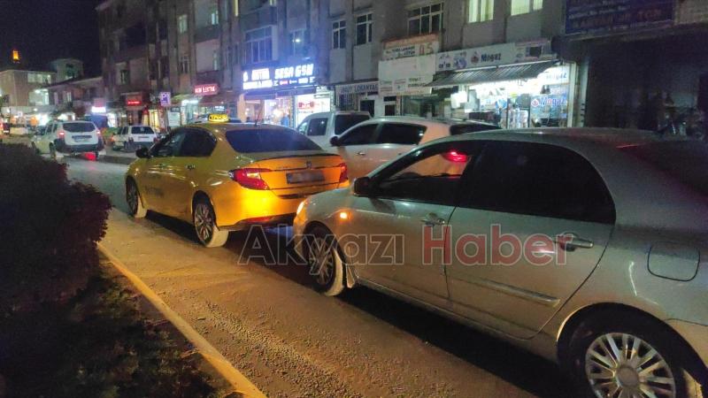 Ada Caddesi'nde 3 araç birbirine girdi 