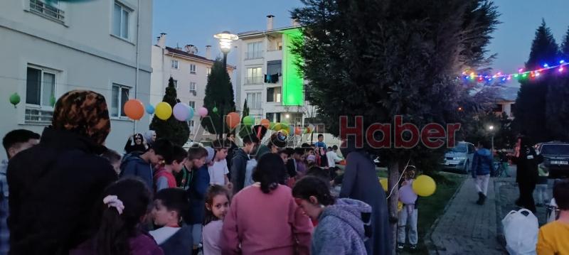 Akyazı TOKİ evlerinde çocuklara özel Berat Kandili programı