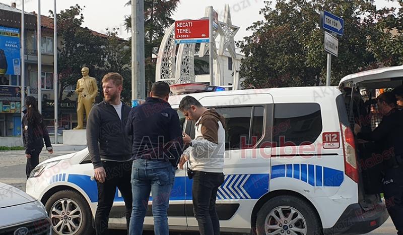 Atatürk Büstüne Balyozla Saldırdı 