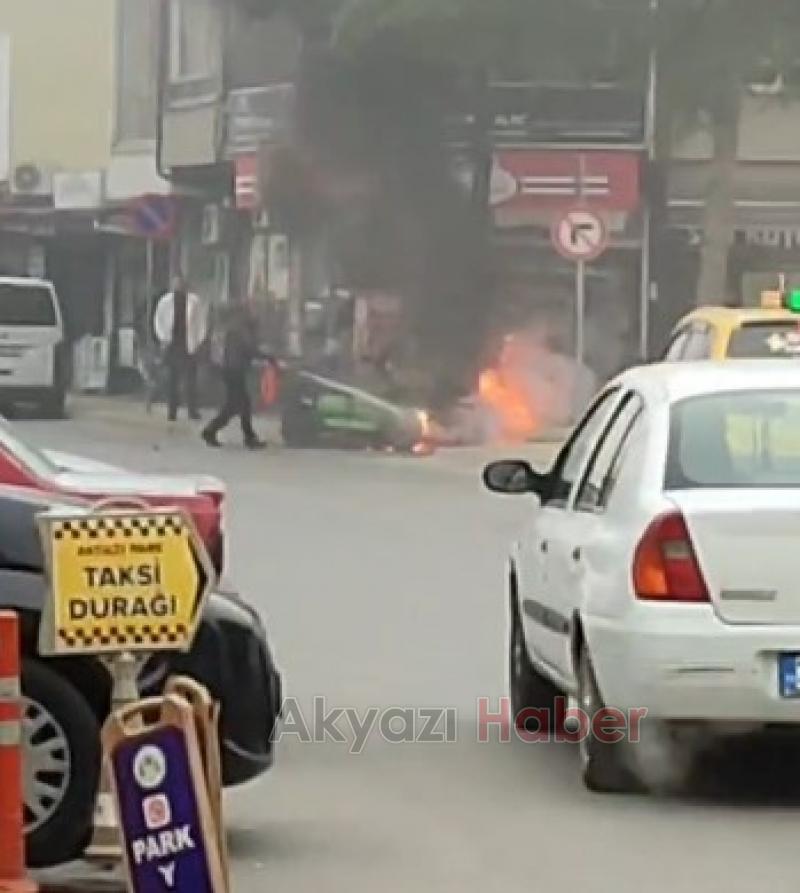 Elektrikli bisiklet alev alev yandı