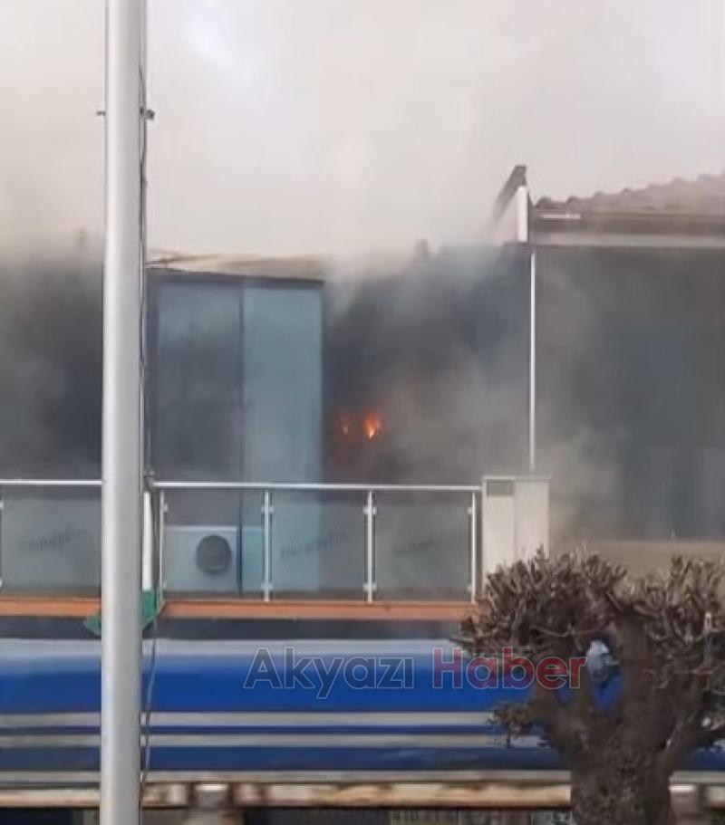 Hacıoğulları restoranda yangın bir ve ikinci katta hasar oluştu