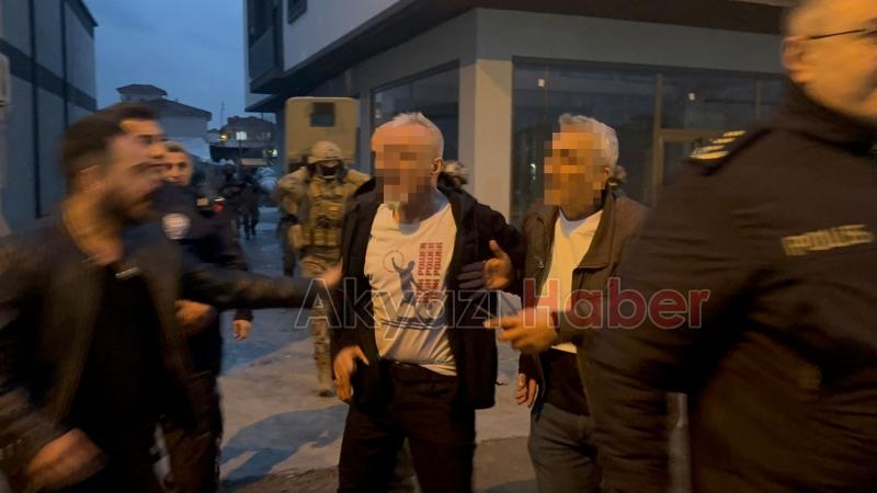 Çatıya çıkıp ateş açan ihraç polis tutuklandı